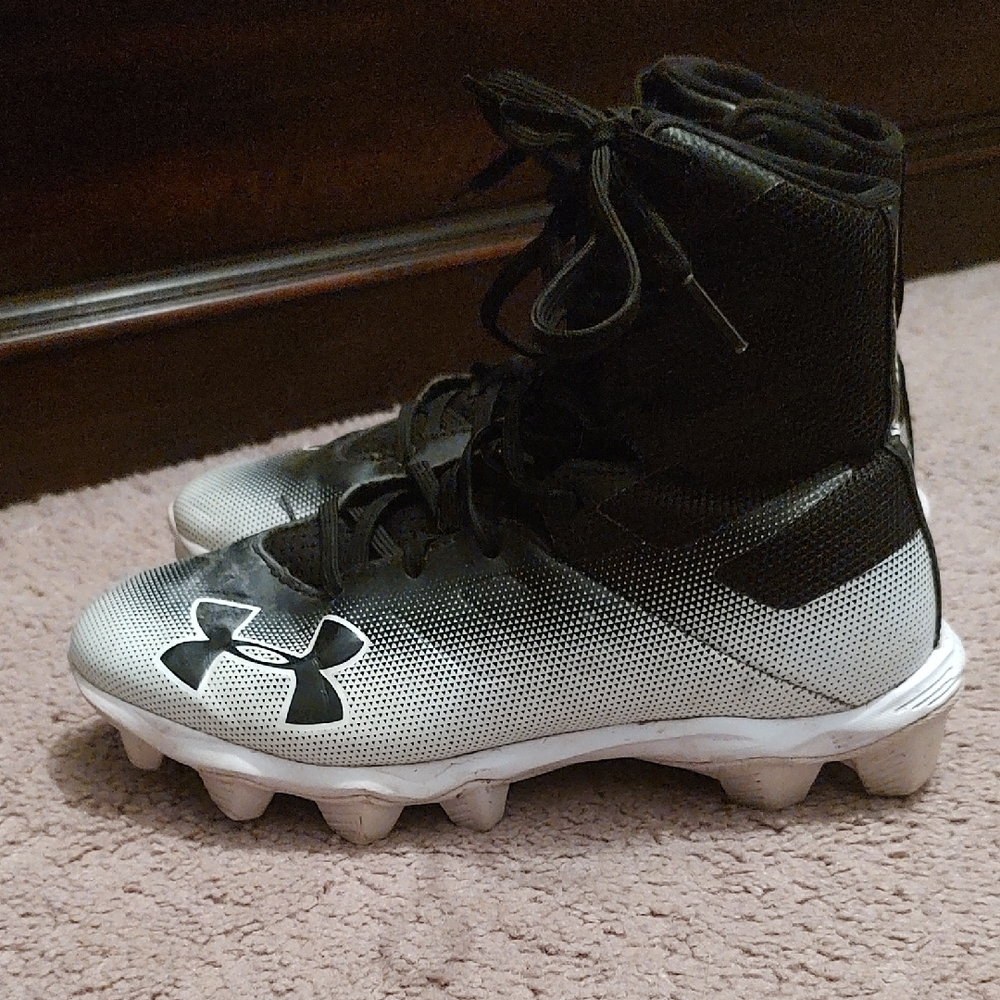 Under Armour Kids Black and Silver Cleats